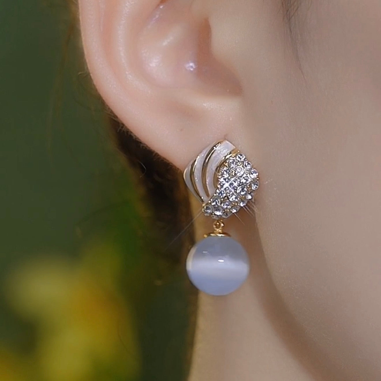 Elegant S925 Silver Cat’s Eye & Rhinestone Earrings for Women – Hypoallergenic Sparkling Fashion Jewelry