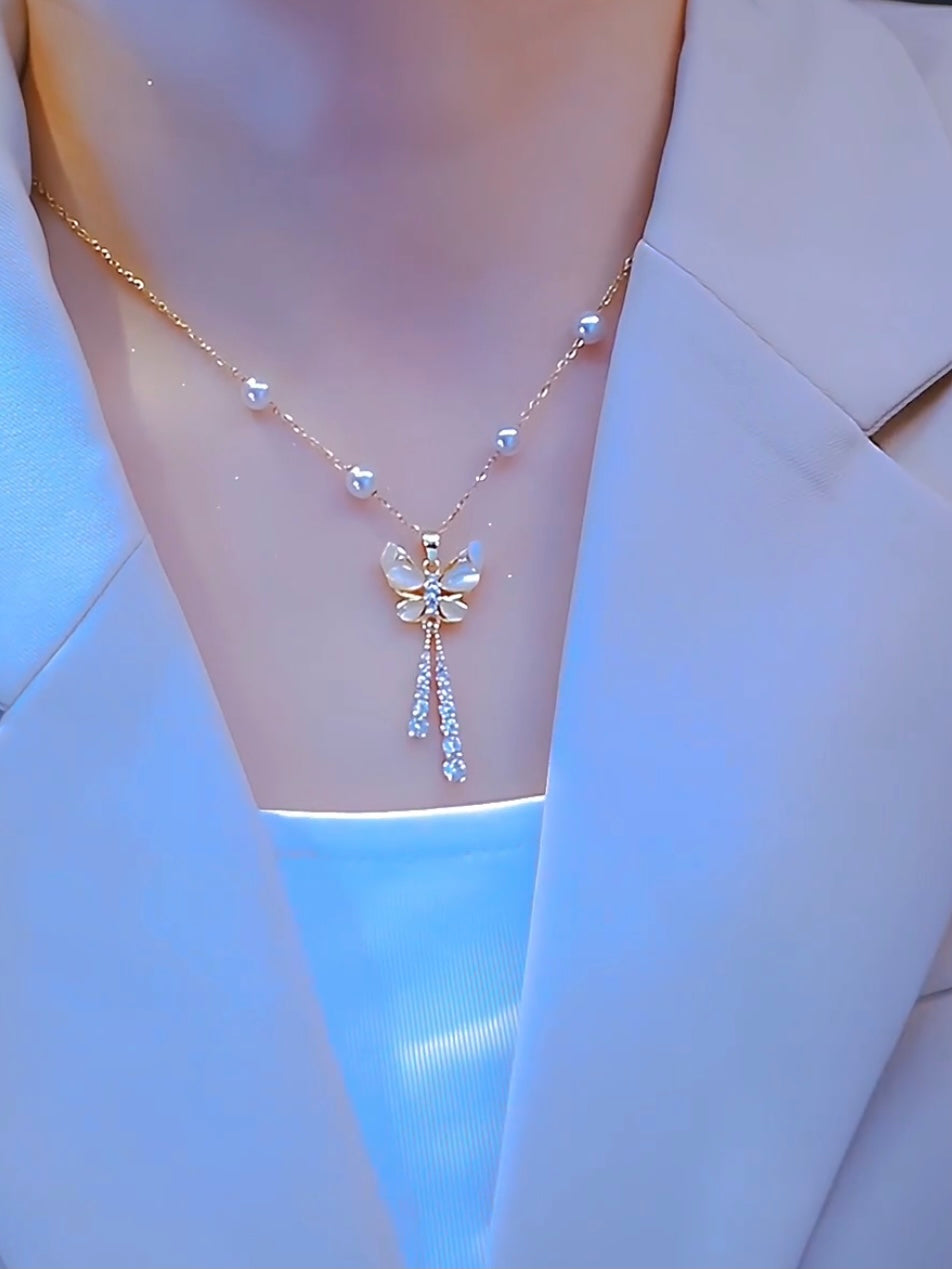 Temperament Light Luxury Butterfly Pearl Necklace Women's Collarbone Chain Necklace
