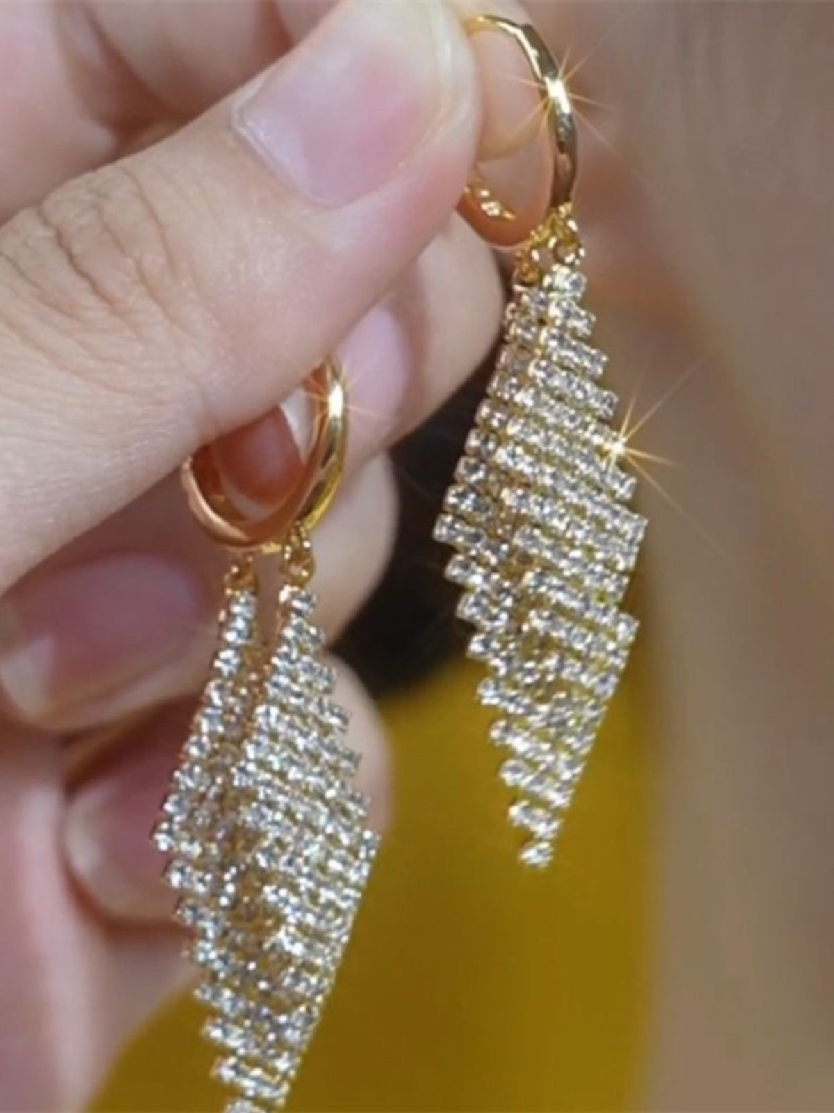 Fashionable Super Shiny Diamond Earrings For Women