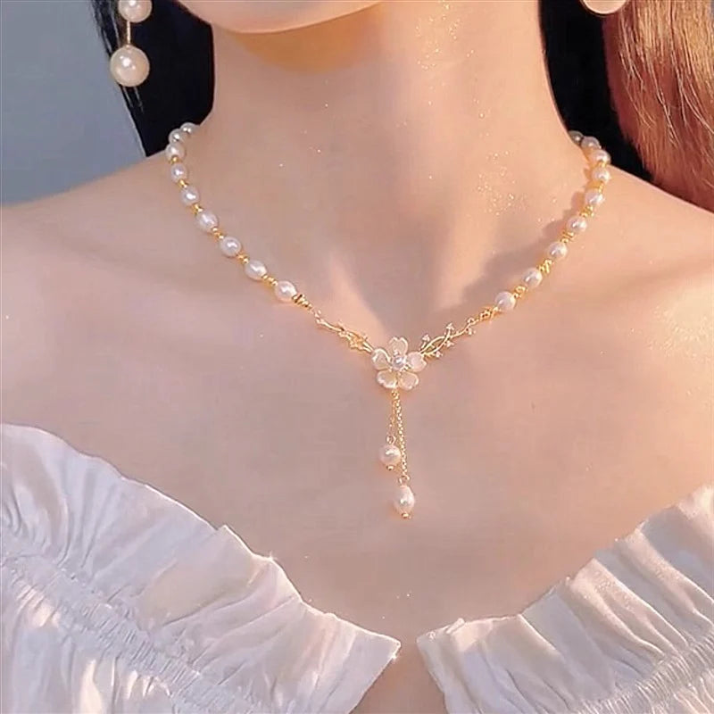 Elegant Pearl Flower Necklace For Women