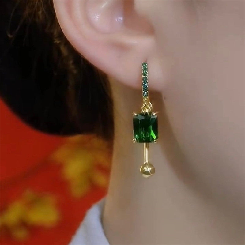 Elegant Green Crystal Geometric Earrings – Luxury Minimalist Statement Ear Clips for Women