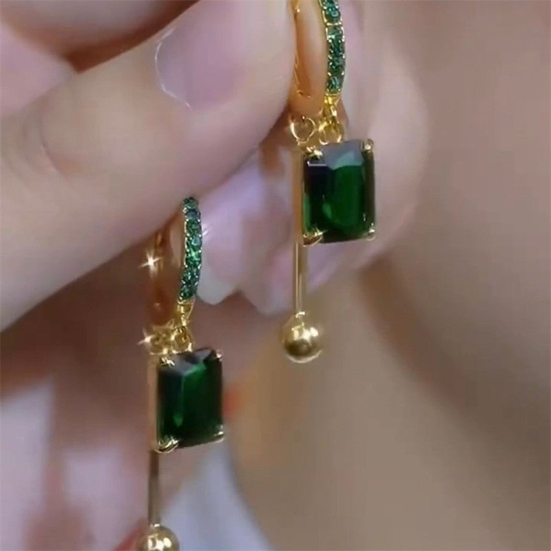 Elegant Green Crystal Geometric Earrings – Luxury Minimalist Statement Ear Clips for Women