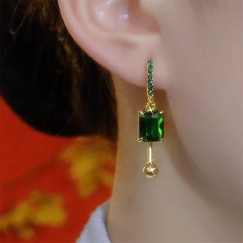 Elegant Green Crystal Geometric Earrings – Luxury Minimalist Statement Ear Clips for Women