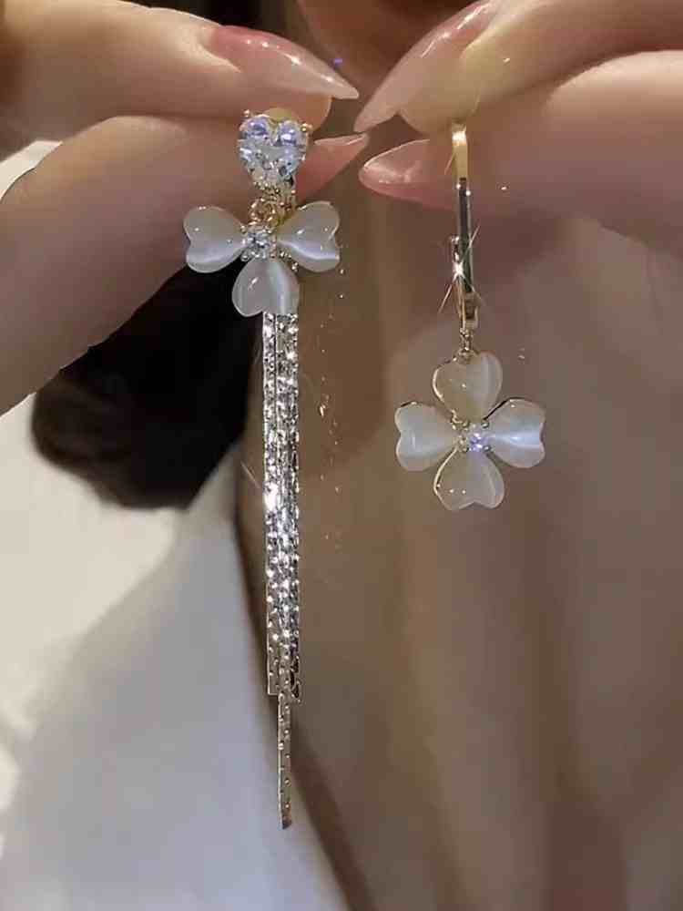Asymmetrical Petal S925 Sterling Silver Needle Earrings
