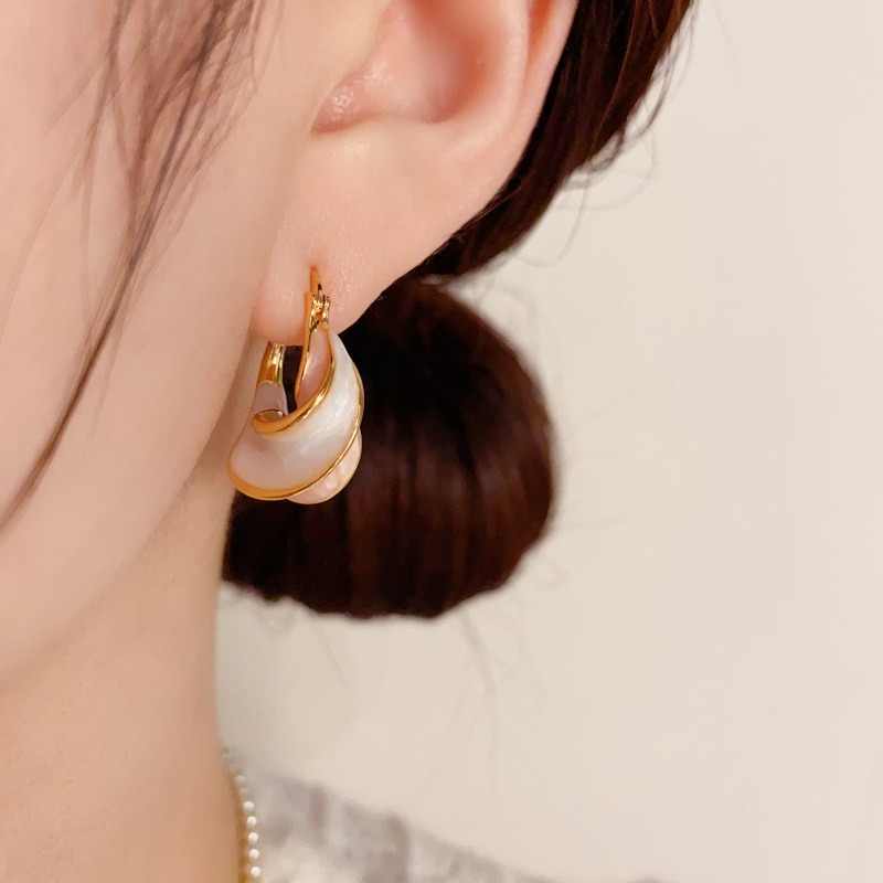 Fashionable And Versatile French Gentle Temperament Oil Drip Spiral Earrings