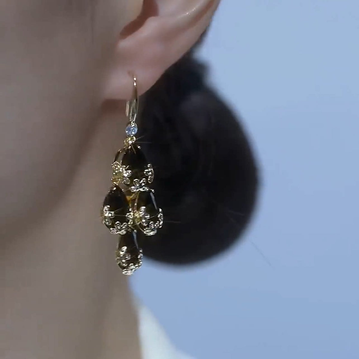 Elegant Black Gemstone Drop Earrings for Women – Vintage Gold-Tone Statement Dangle Earrings