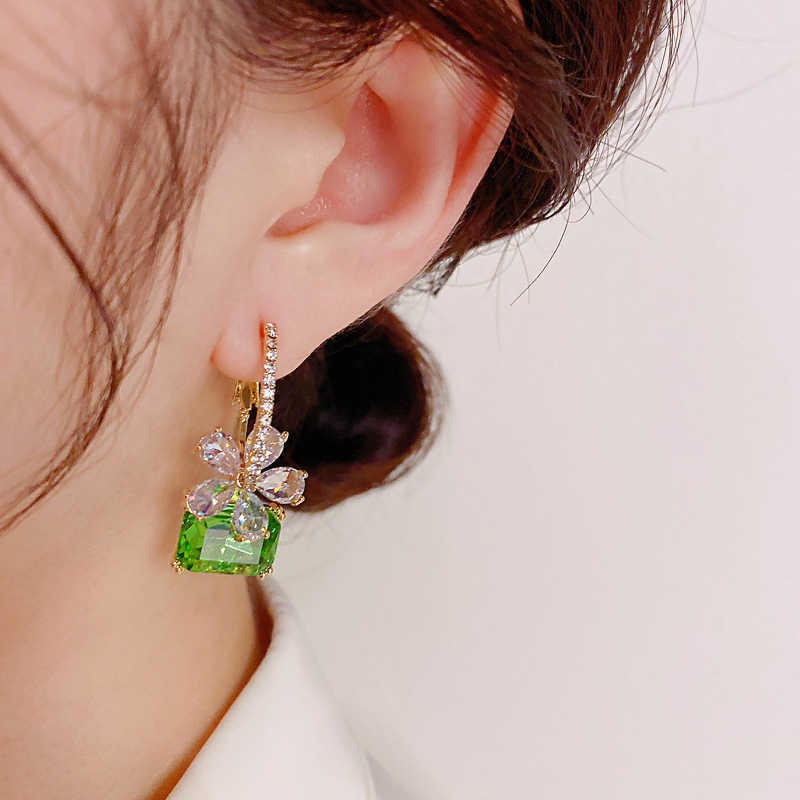 Fashionable Super Flash Green Crystal Flower Earrings for Women