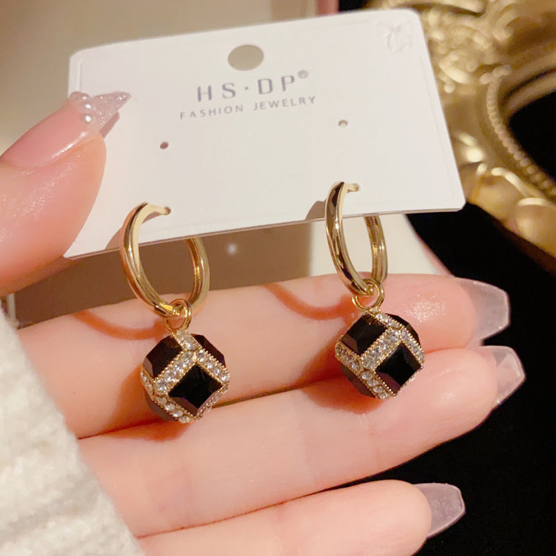 Fashionable Retro Diamond-Studded Square Metal Earrings For Women