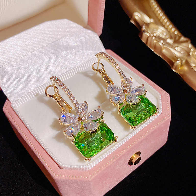 Fashionable Super Flash Green Crystal Flower Earrings for Women