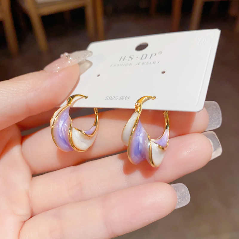 Fashionable And Versatile French Gentle Temperament Oil Drip Spiral Earrings