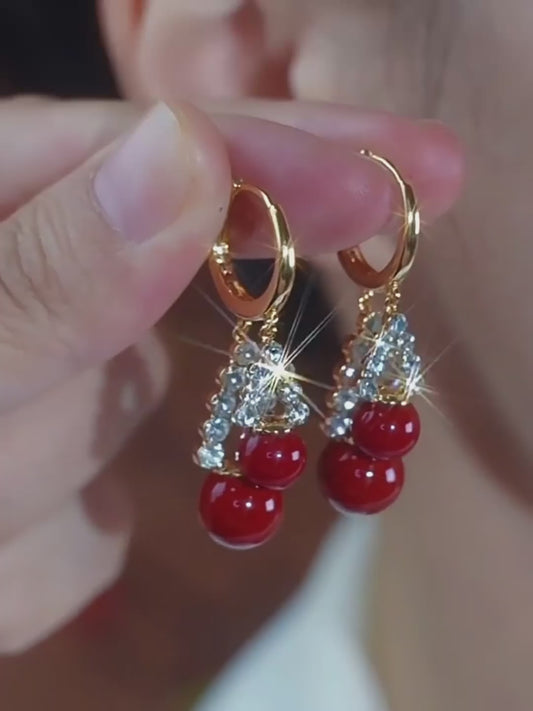 Fashionable And Elegant Diamond-Studded Red Pearl Earrings