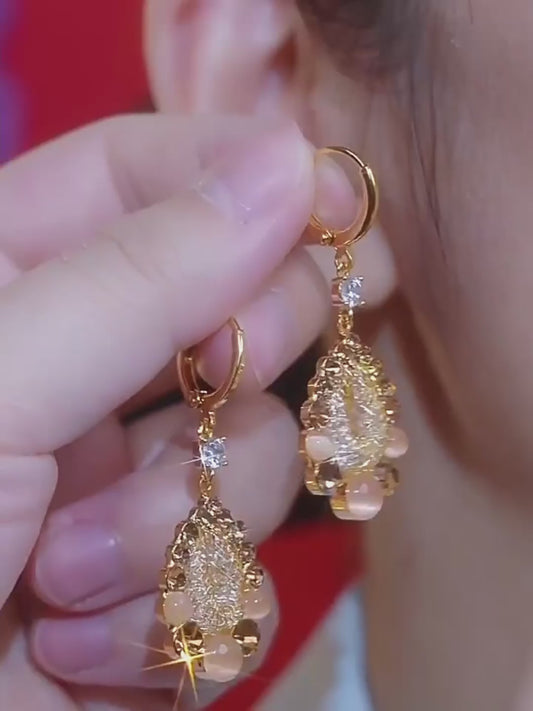 Unique Sparkling Diamond Temperament Exquisite Water Drop Earrings for Women